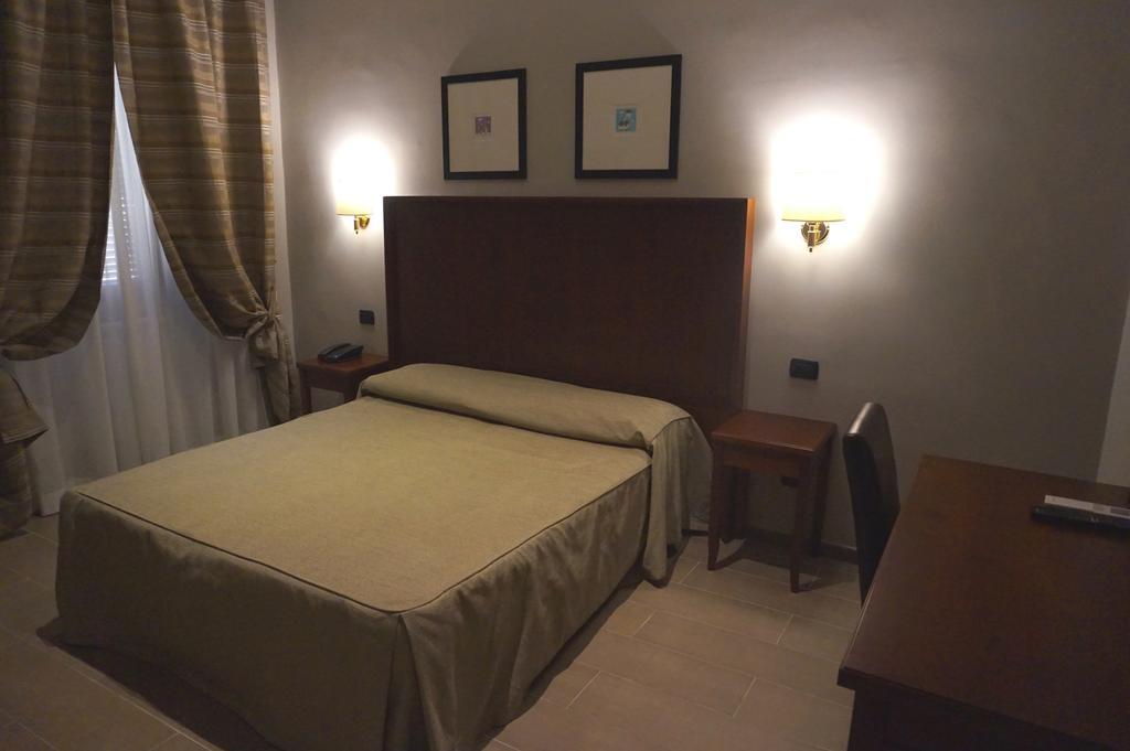 Hotel Taormina Roma Habitación foto